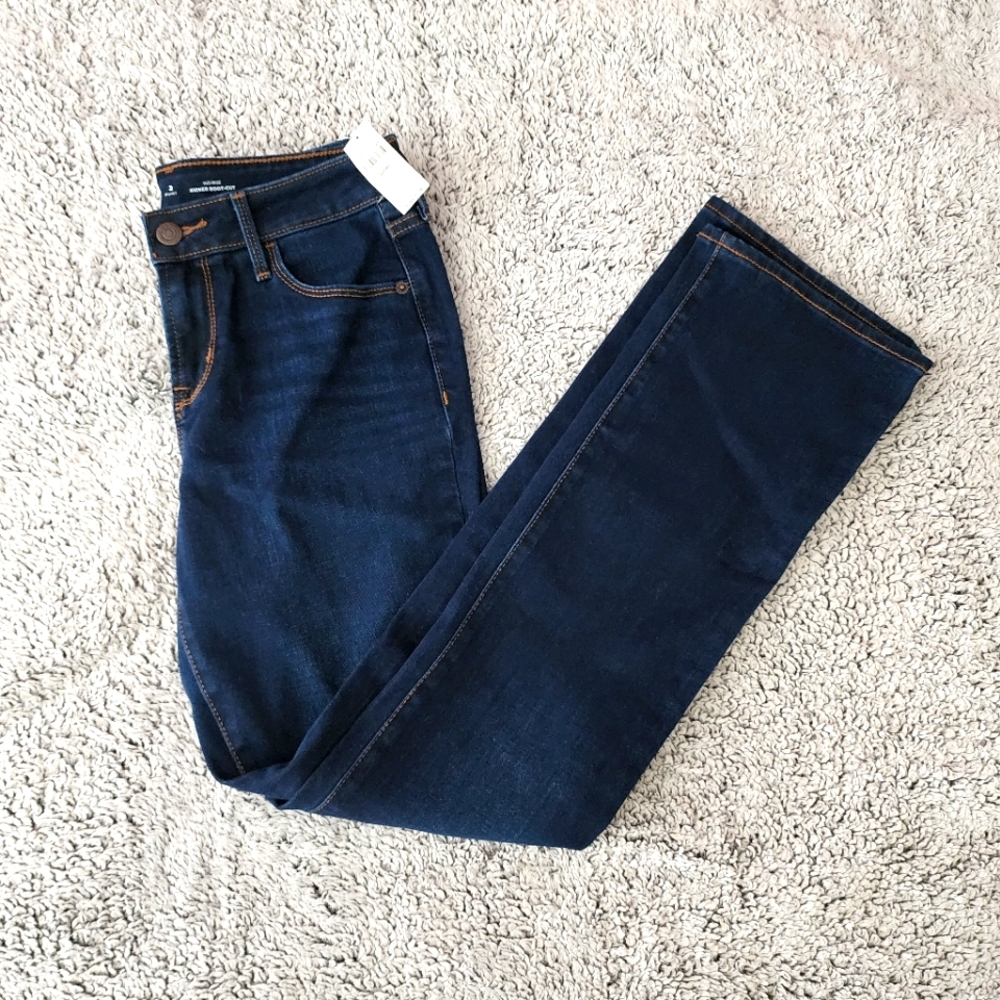 Old Navy Kicker Boot Cut Mid Rise Size 2/Short Jeans NWT